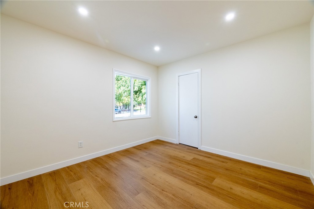 MLS #WS25276659 image #16