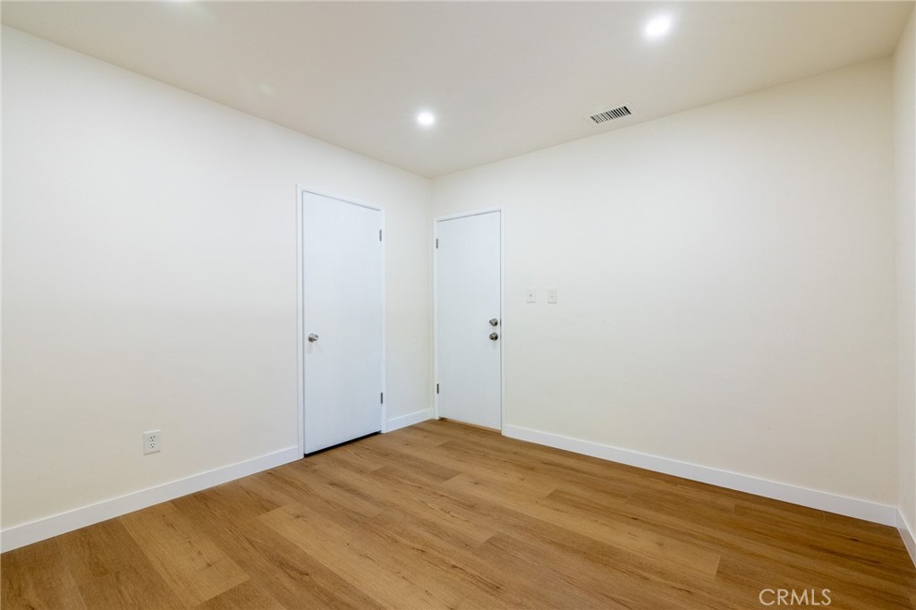 MLS #WS25276659 image #17