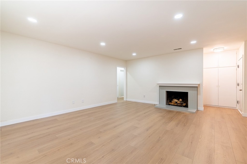 MLS #WS25276659 image #2