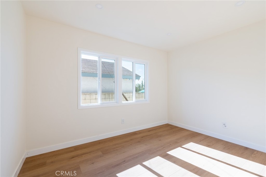 MLS #WS25276659 image #6