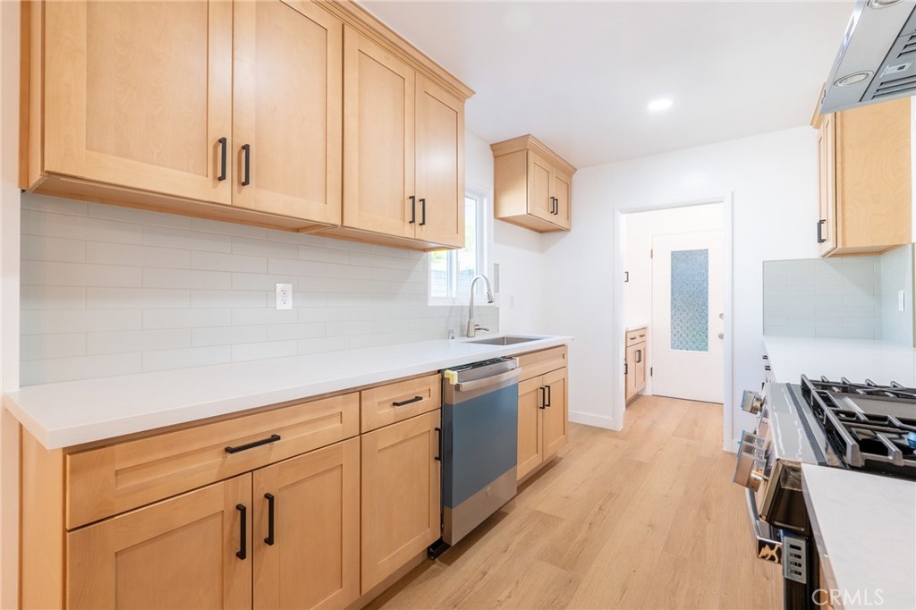 MLS #WS25276659 image #9