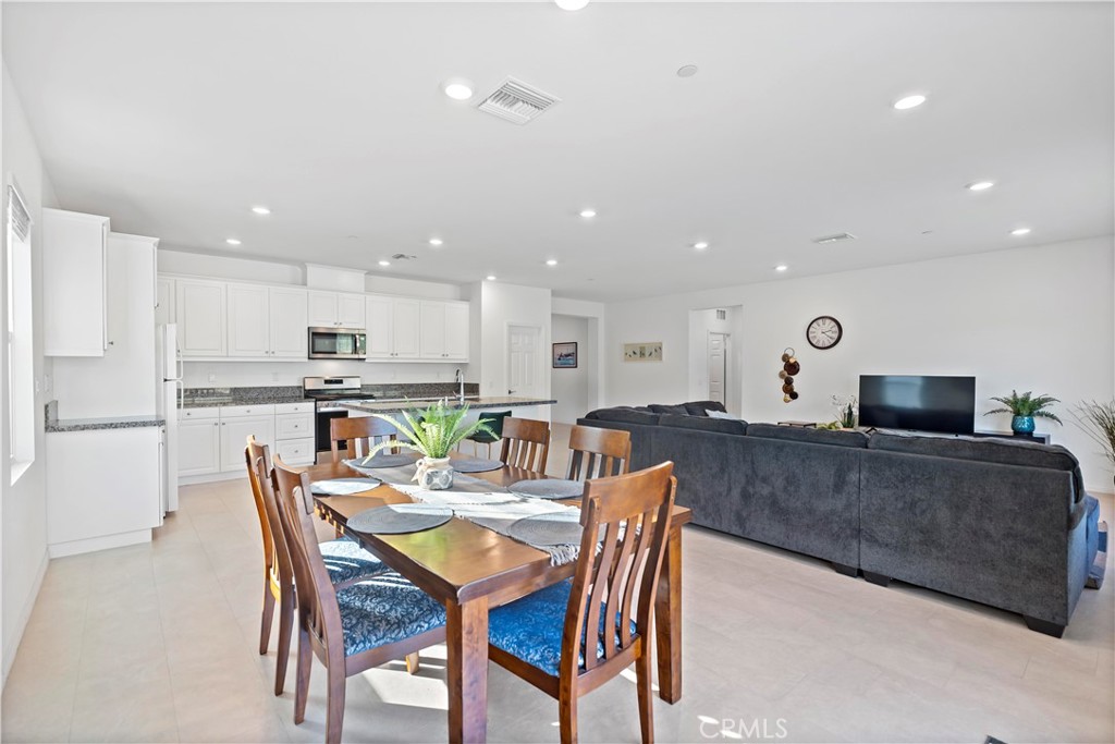 MLS #WS25276718 image #18