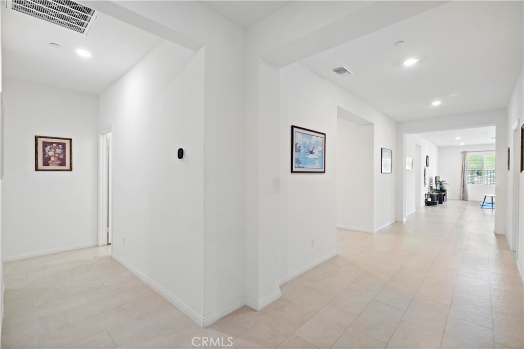 MLS #WS25276718 image #6