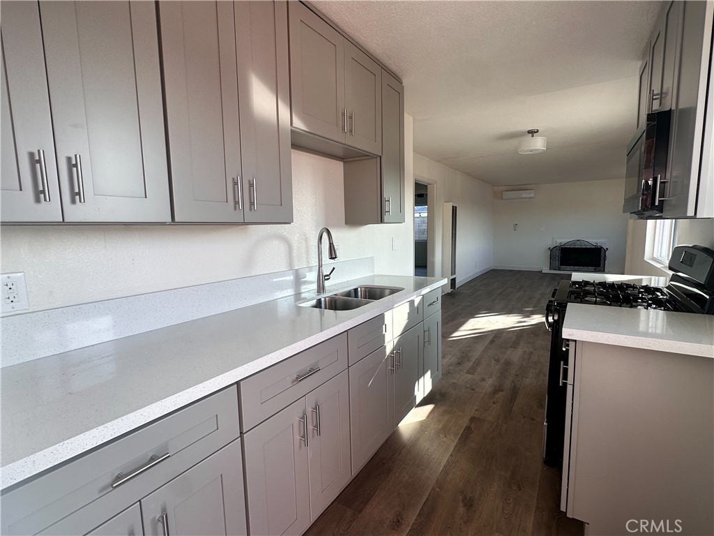 MLS #WS25276860 image #1