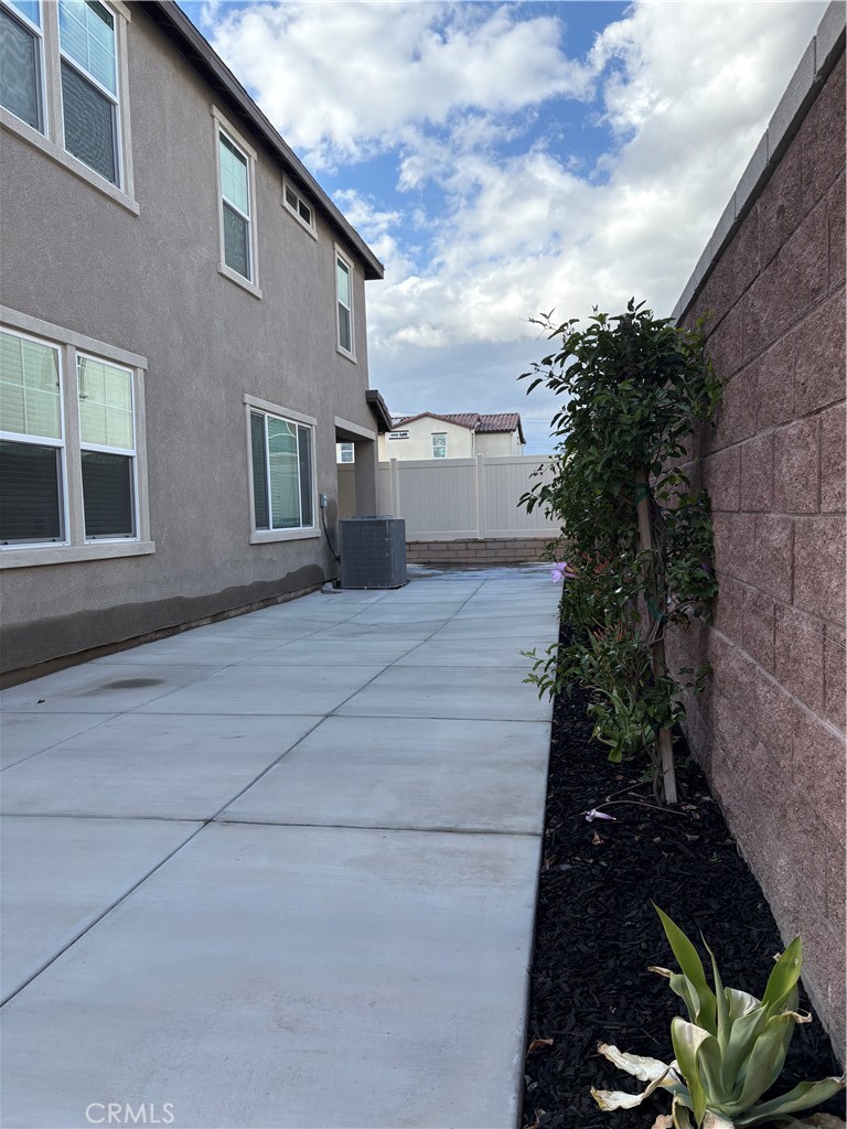 MLS #WS25277159 image #2