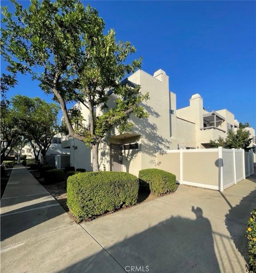 MLS #WS25277215 image #0