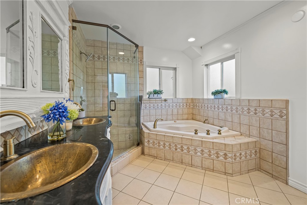 MLS #WS25277227 image #15