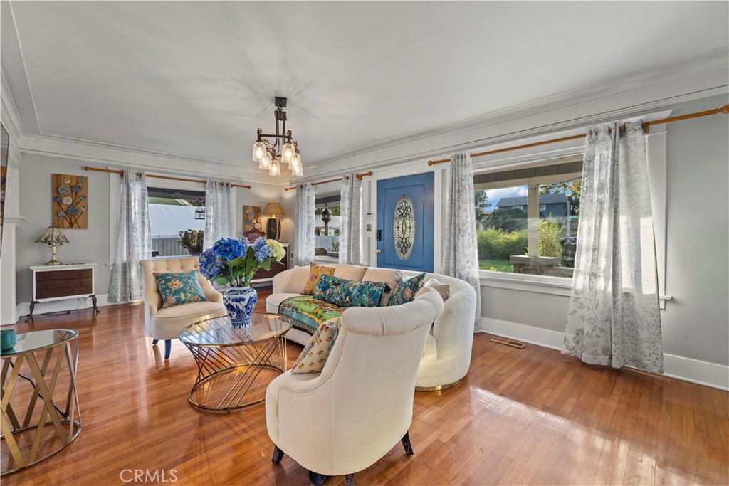 MLS #WS25277227 image #2