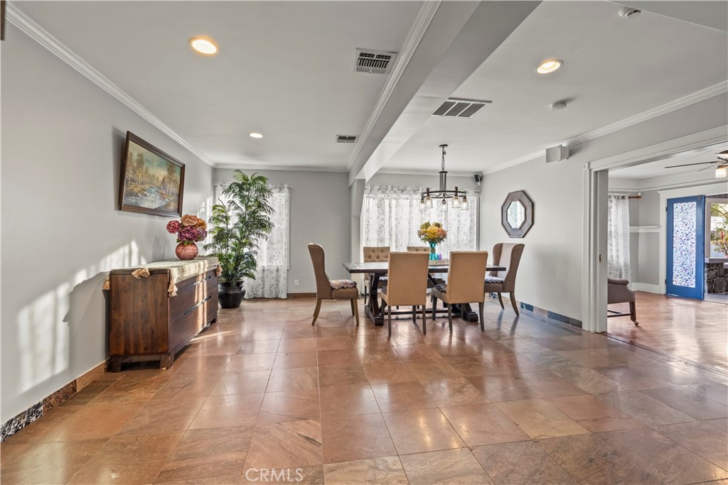 MLS #WS25277227 image #8