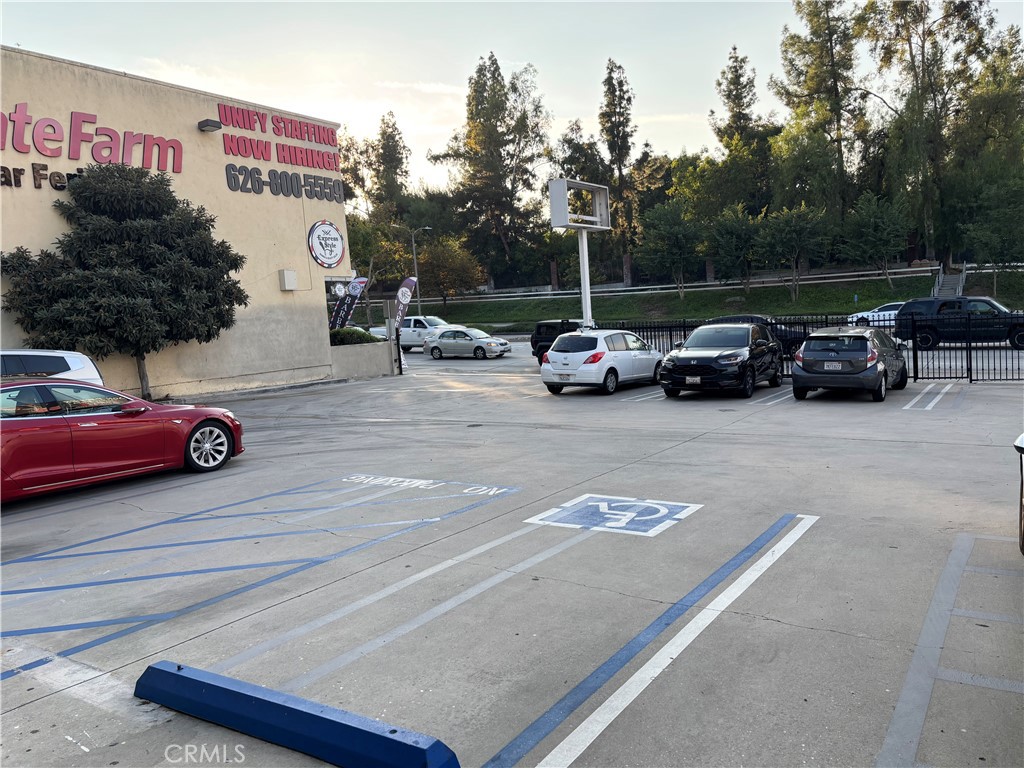 MLS #WS25277385 image #1