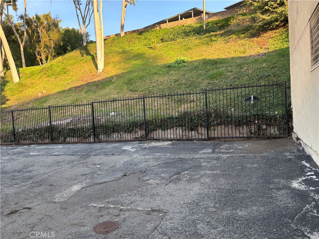 MLS #WS25277385 image #11