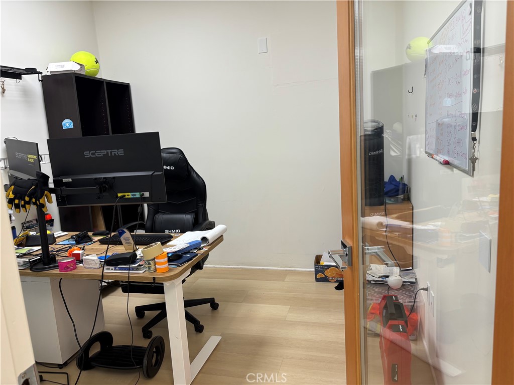 MLS #WS25277385 image #8