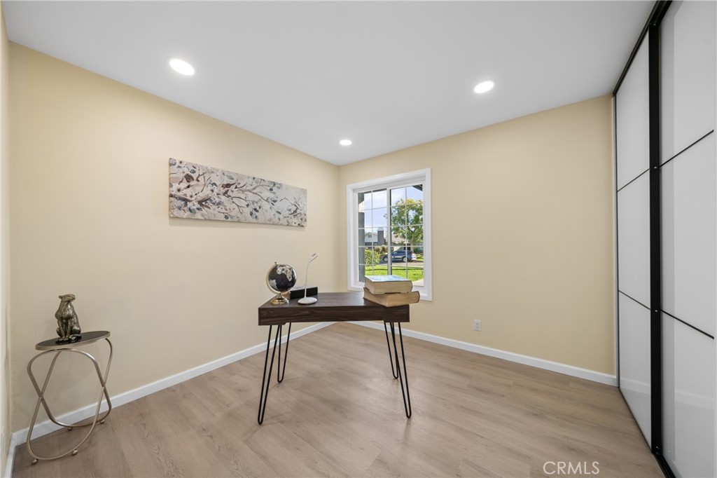 MLS #WS25277701 image #17