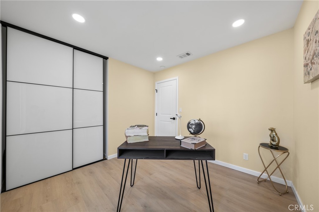 MLS #WS25277701 image #18