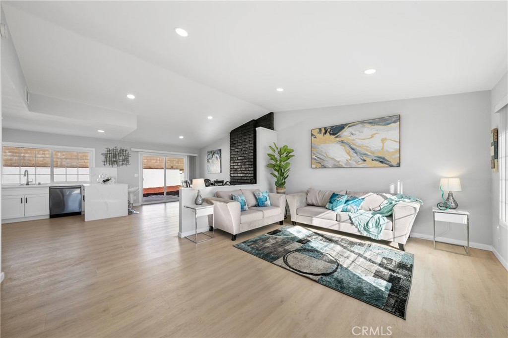 MLS #WS25277701 image #7