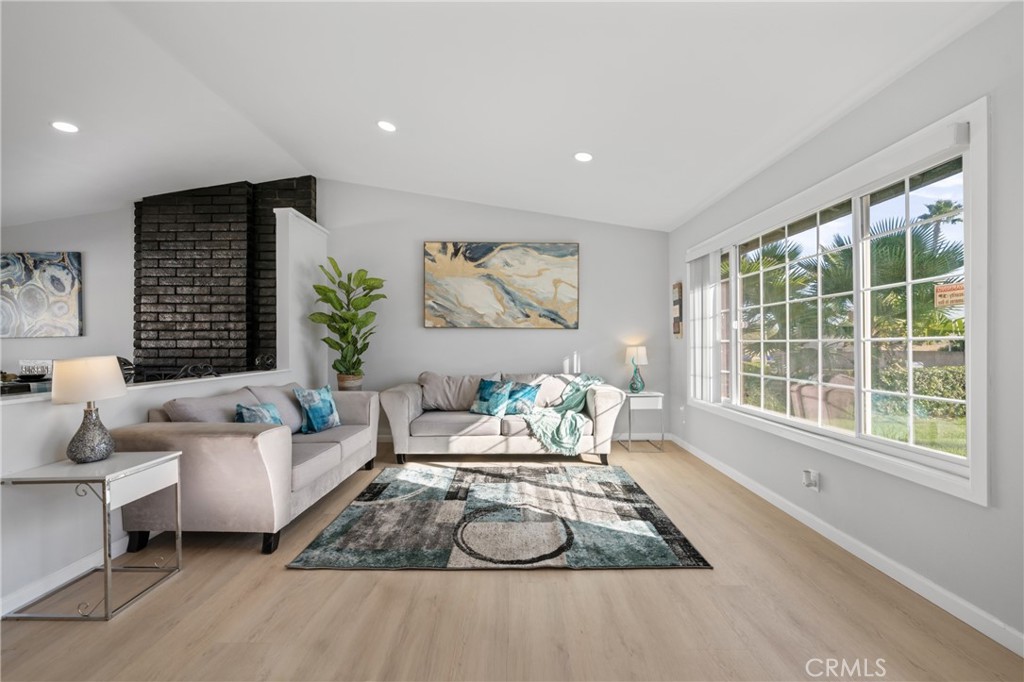 MLS #WS25277701 image #8