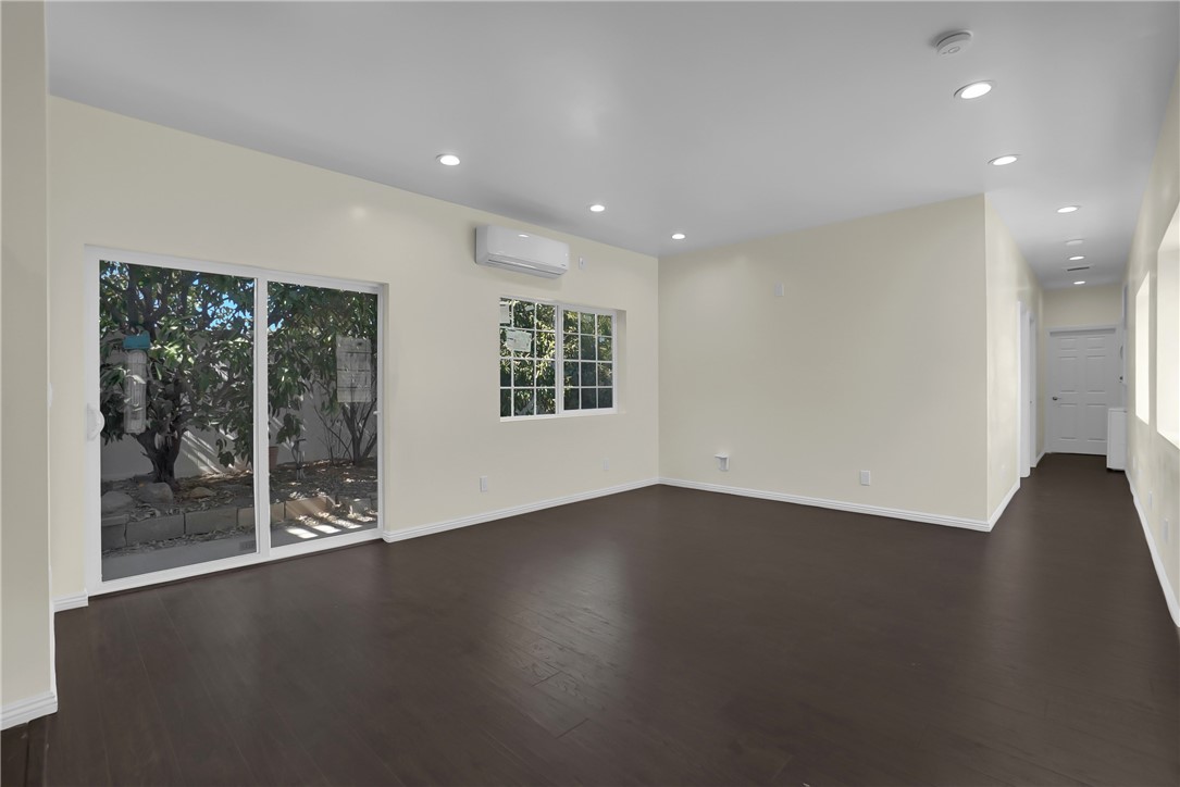 MLS #WS25277784 image #3