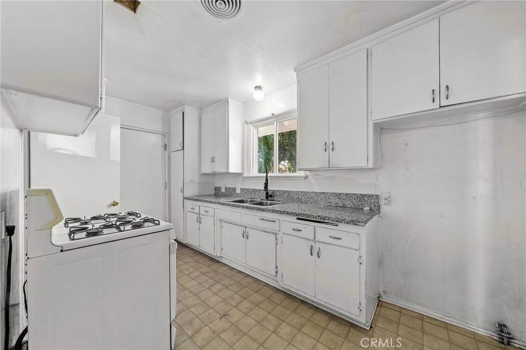 MLS #WS25277808 image #10