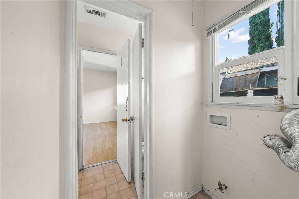 MLS #WS25277808 image #16