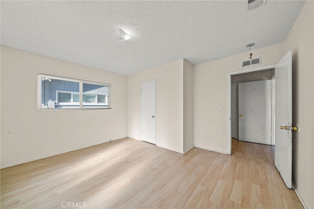 MLS #WS25277808 image #23