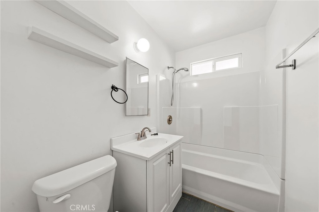 MLS #WS25277808 image #24