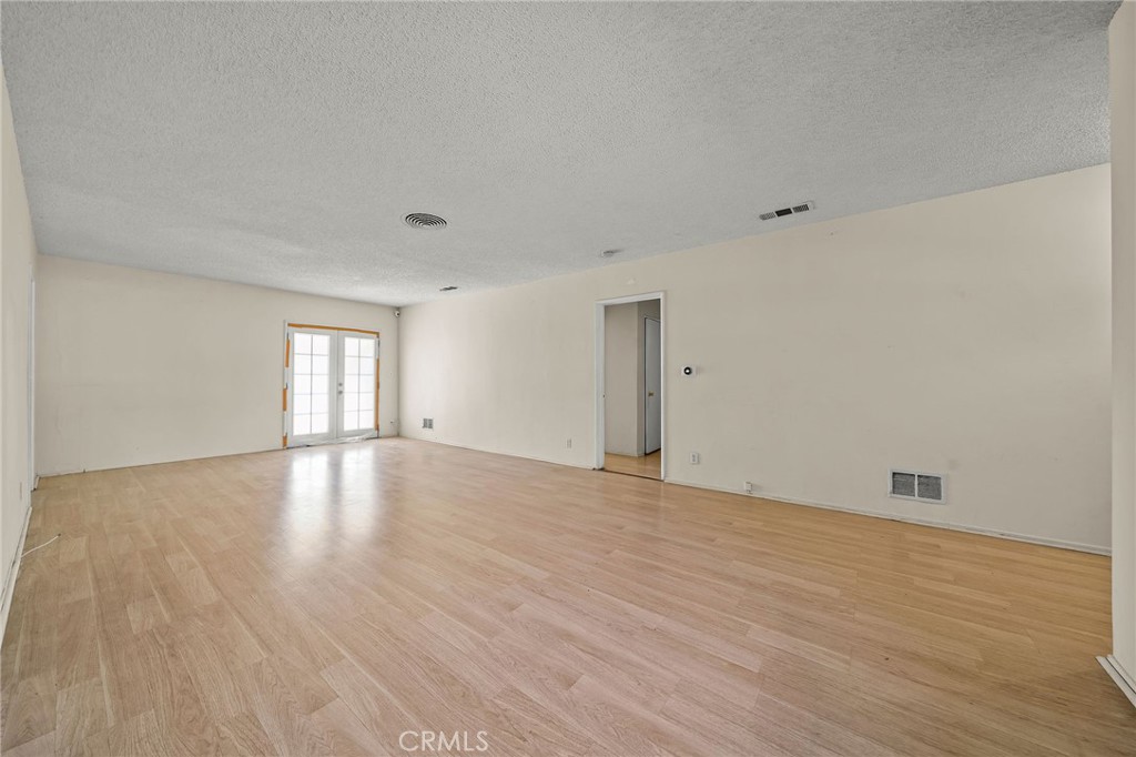 MLS #WS25277808 image #9