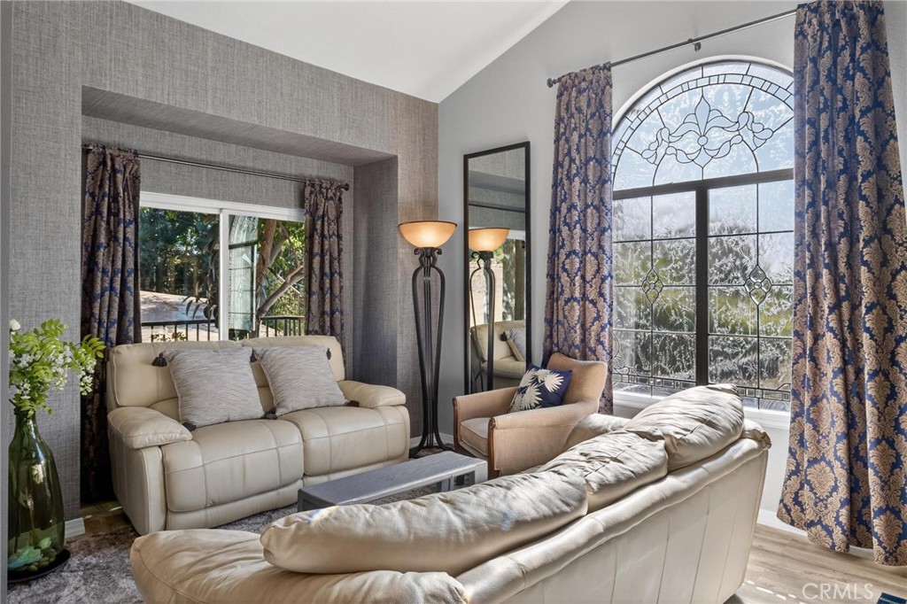 MLS #WS25278186 image #40