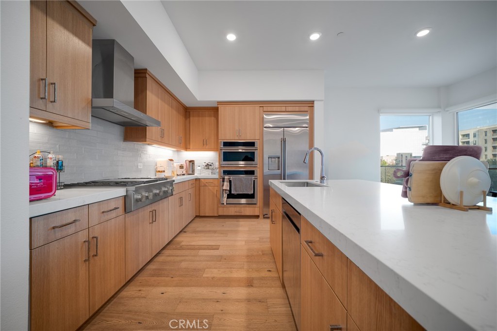 MLS #WS25278802 image #0