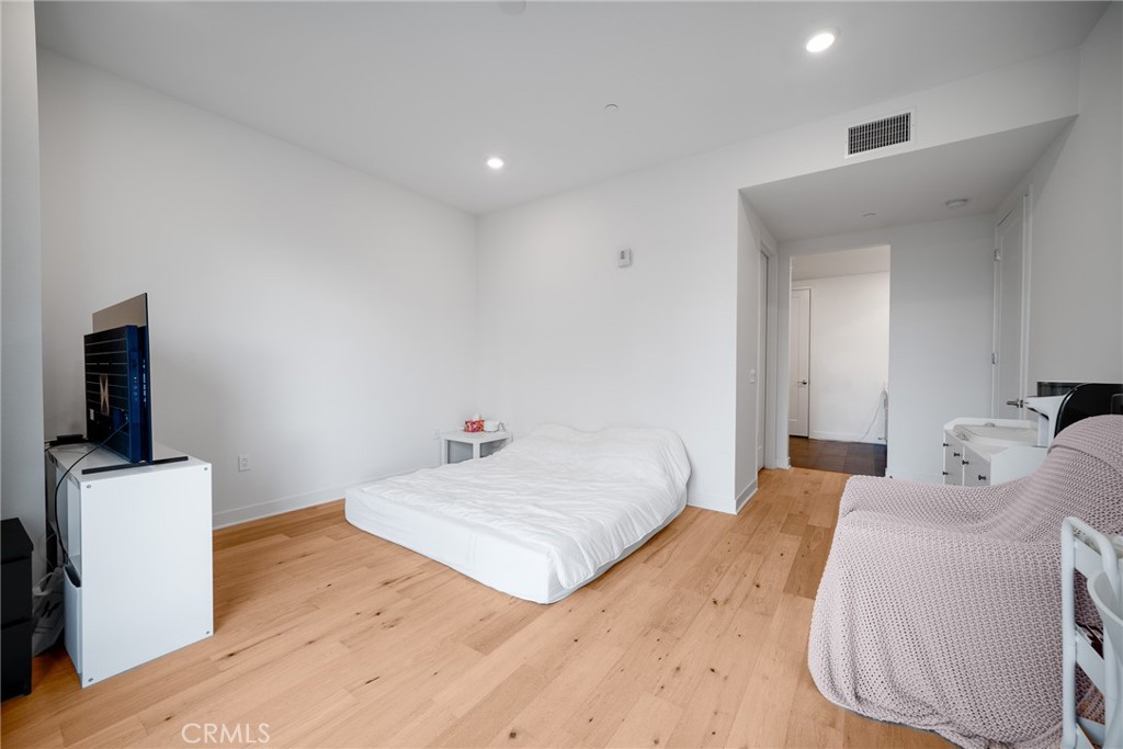 MLS #WS25278802 image #11