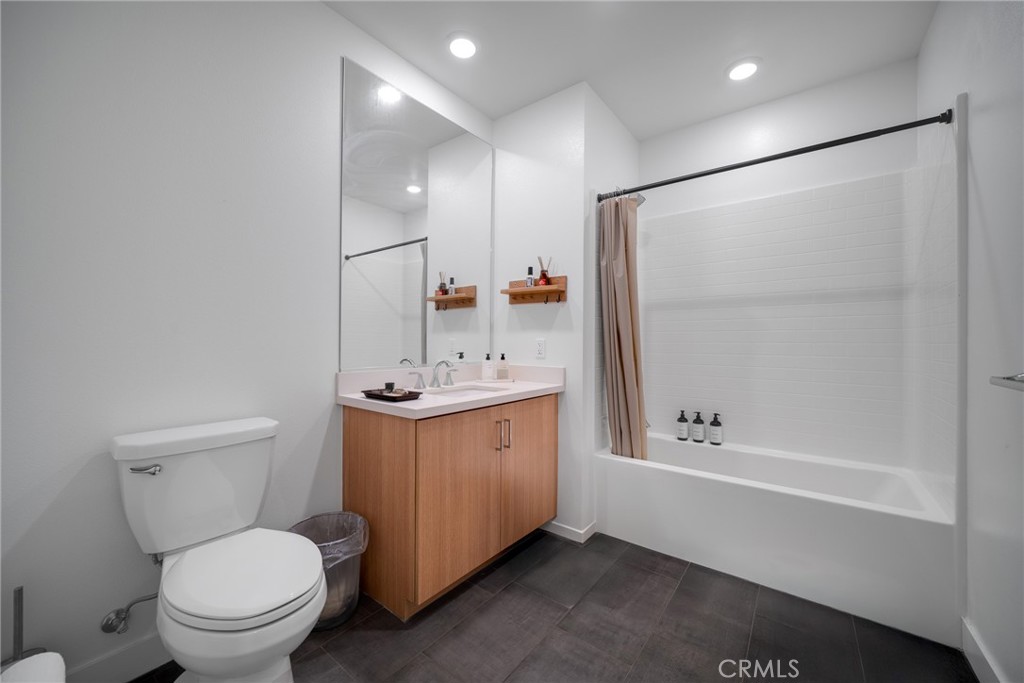 MLS #WS25278802 image #3