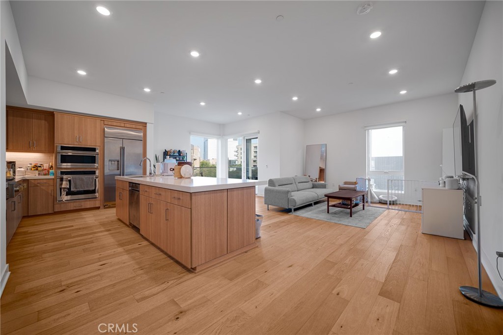 MLS #WS25278802 image #5