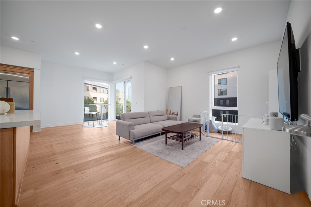 MLS #WS25278802 image #8