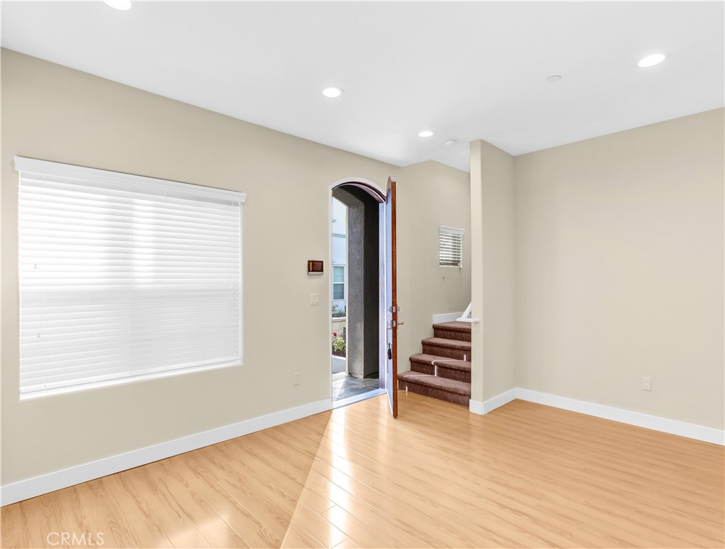 MLS #WS25279408 image #3