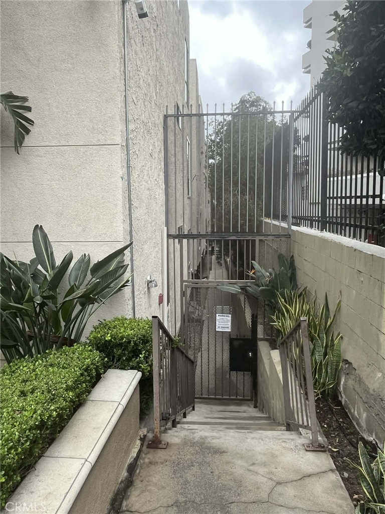 MLS #WS25280114 image #8