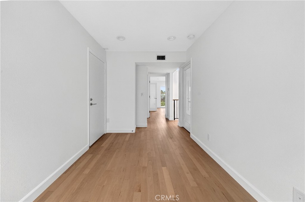 MLS #WS25280298 image #4