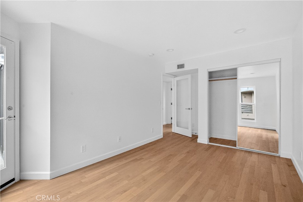 MLS #WS25280298 image #6