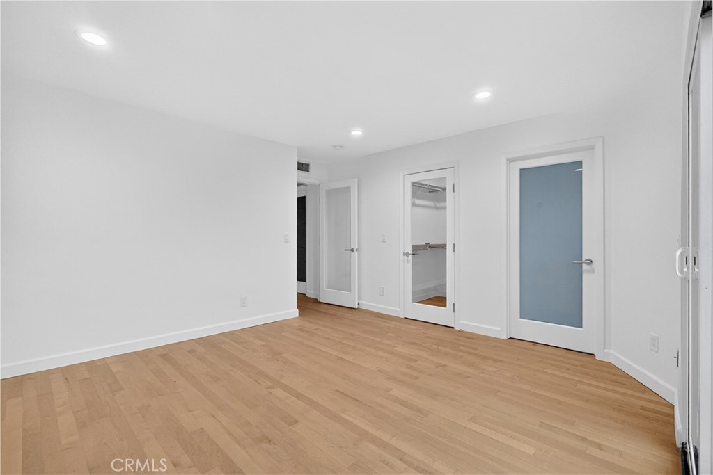 MLS #WS25280298 image #9