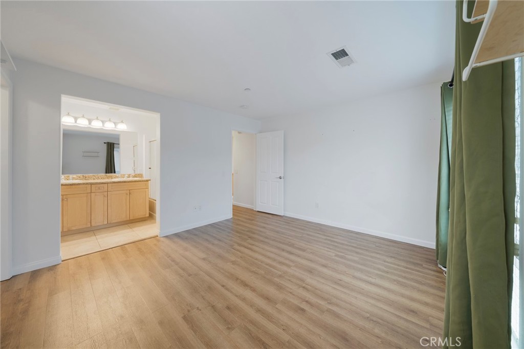 MLS #WS25280862 image #20