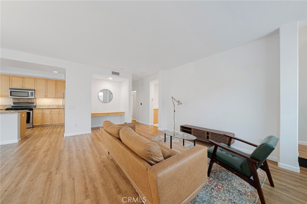 MLS #WS25280862 image #6