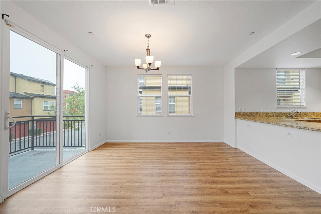 MLS #WS25280862 image #8