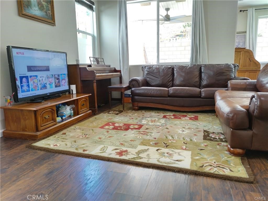 MLS #WS25281144 image #2