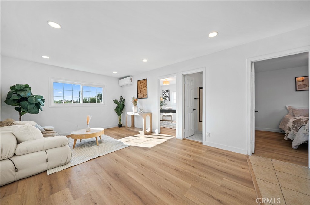 MLS #WS25281460 image #18