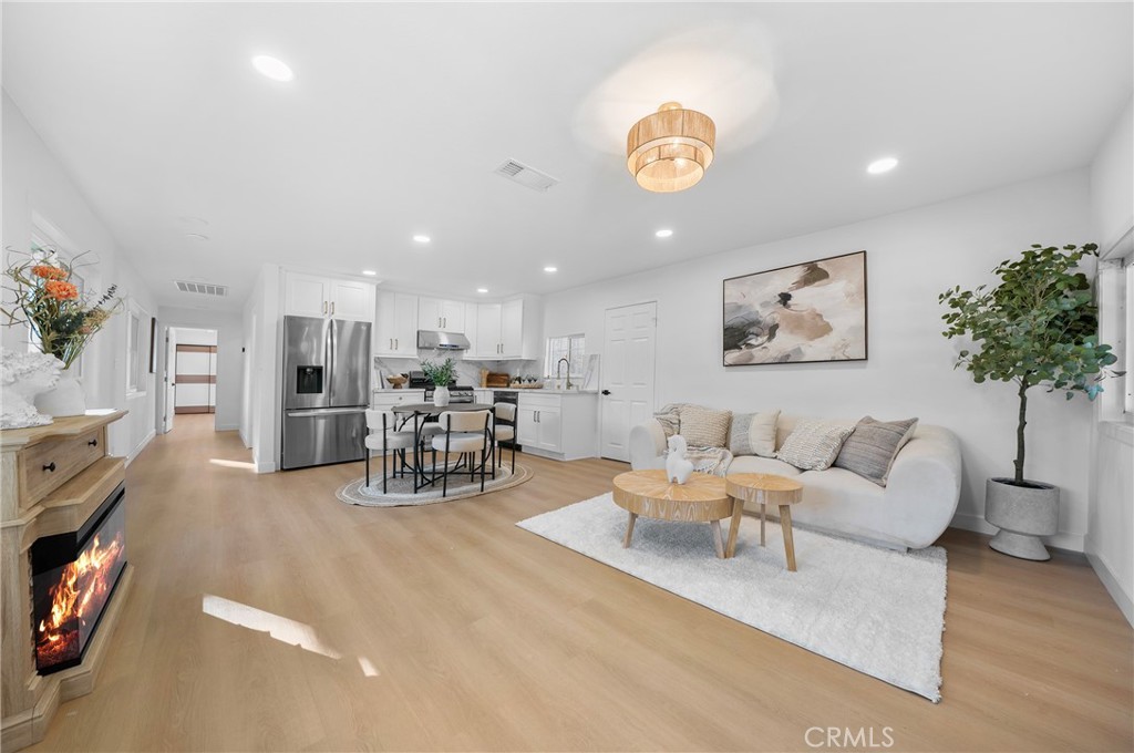 MLS #WS25281460 image #4