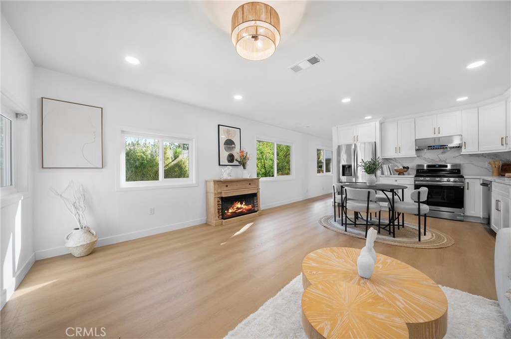 MLS #WS25281460 image #5