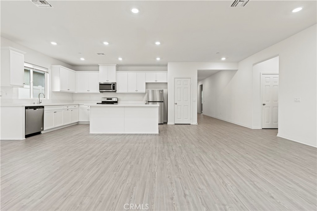 MLS #WS25282056 image #10