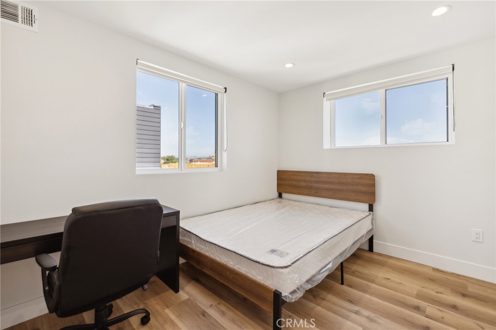 MLS #WS26012670 img 10