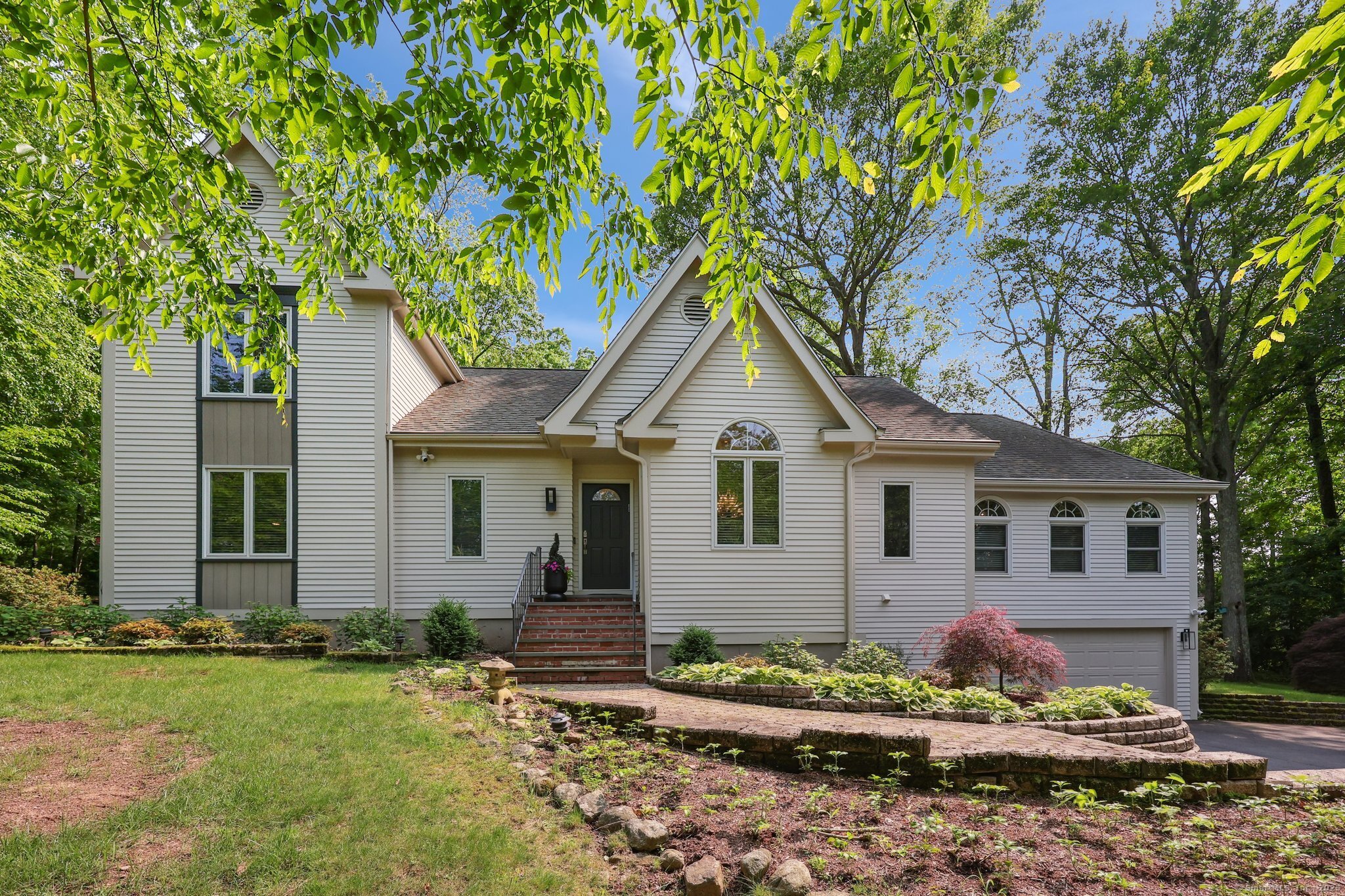 MLS #24102993 image #0