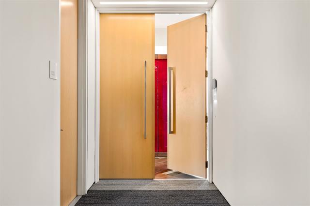 MLS #21048061 image #0