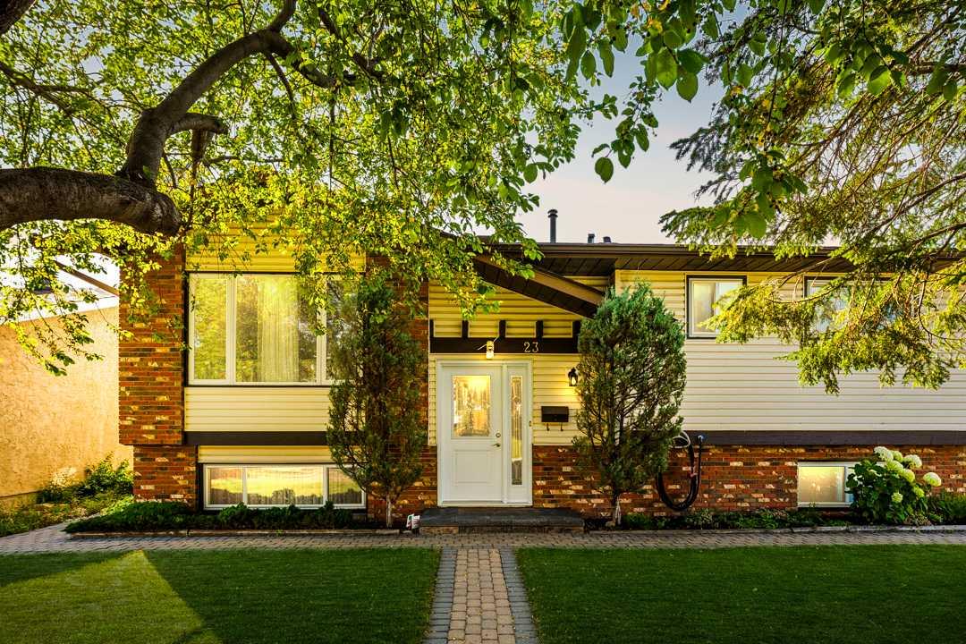 905 19 Avenue NW Calgary AB T2M 0Z6 MLS #A2261032 broker reciprocity