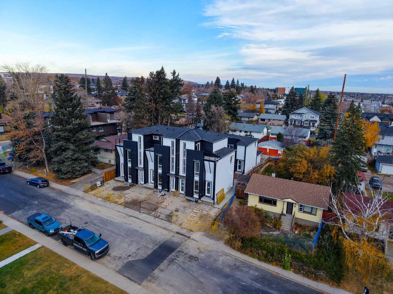 727, 110 18A Street NW Calgary AB T2N 5G5 MLS #A2261394 broker reciprocity
